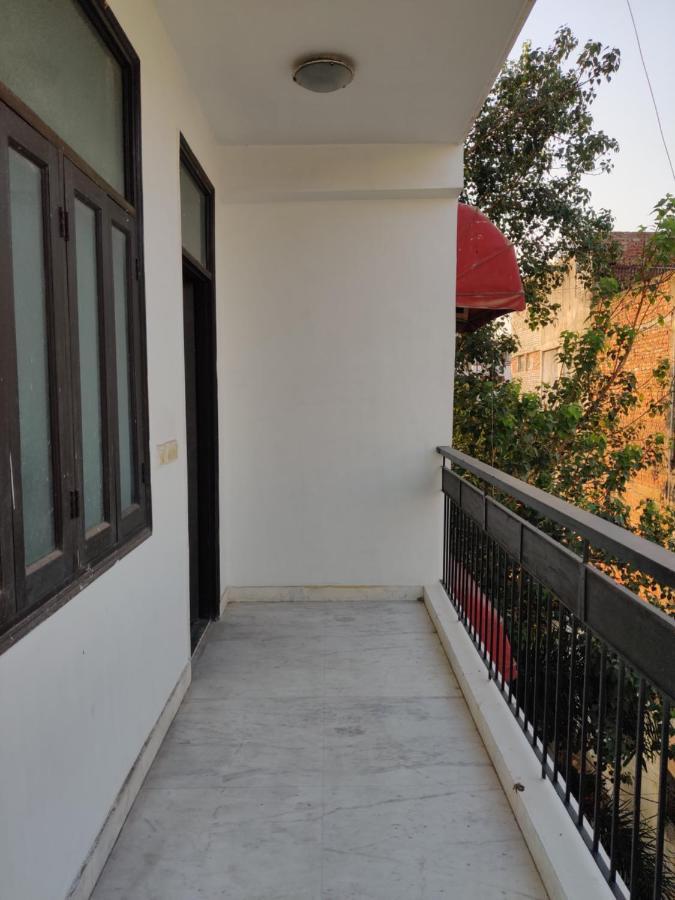 Хостел Heistel Delhi Нью-Дели Экстерьер фото